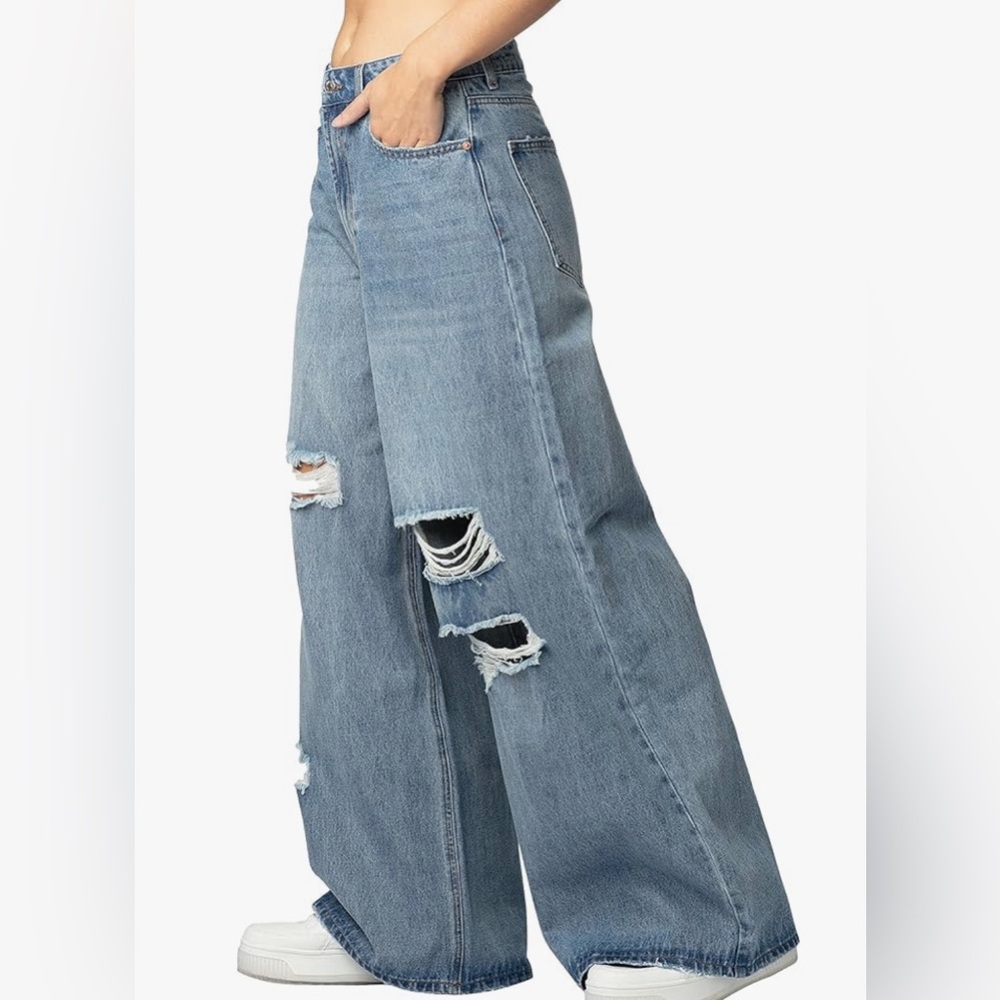 Almost Famous 90’s Baggy Mega High Rise Wide Leg Ripped Jeans Size Juniors 7 - Picture 2 of 15